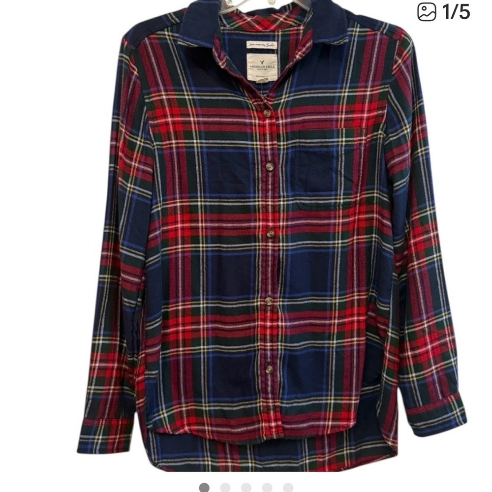 American Eagle Outfitters Red and Blue Plaid Button Down Shirt Size Small